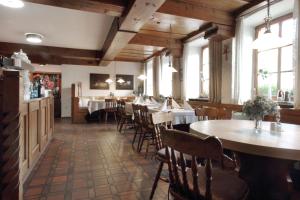 Restorāns vai citas vietas, kur ieturēt maltīti, naktsmītnē Hotel-Restaurant Roter Ochsen