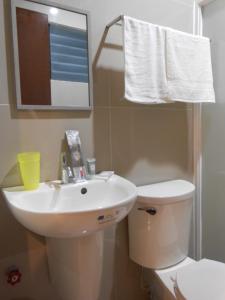 Koupelna v ubytování Rublin Hotel Cebu