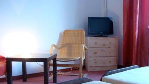 Telewizja i/lub zestaw kina domowego w obiekcie Warszawa Stare Bielany