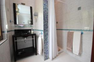 A bathroom at Finca SanJuan (Batista) für Gruppen