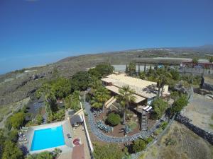 The swimming pool at or close to Finca SanJuan (Batista) für Gruppen