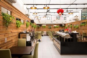 Restaurant o un lloc per menjar a Wemeet Hotel