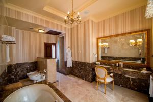 Koupelna v ubytování Nobilis Hotel