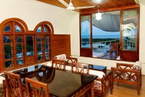 Gallery image of Aqua Castle Houseboat - by Aqua Jumbo Houseboats in Alleppey