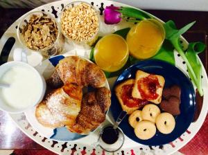 Jedlo v ubytovaní bed & breakfast alebo blízkom okolí