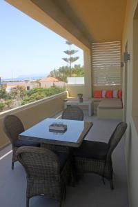 Gallery image of Effi Apartments in Platanias