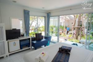 TV a/nebo společenská místnost v ubytování Blue Sky Resort