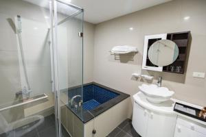 A bathroom at YiShan Farm Homestay