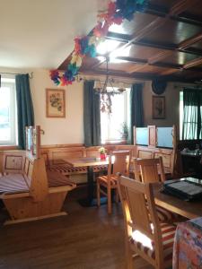 Posedenie v ubytovaní Landgasthof zum Betenmacher
