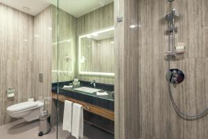 Ванная комната в Wyndham Garden Astana