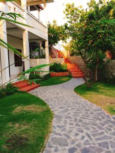 A garden outside Minh Kha Hotel