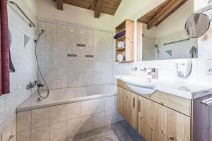 Koupelna v ubytování Ferienhof Oberreit + 37 fotografií