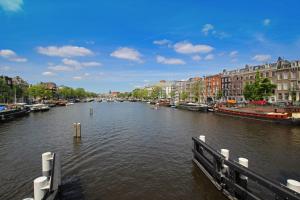 アムステルダムにあるLarge 2p canal apartment Prinsengrachtのギャラリーの写真