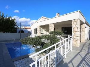 Bazén v ubytovaní Holiday Home Gunella by Interhome alebo v jeho blízkosti