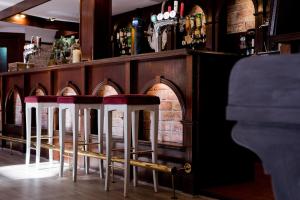 Lounge nebo bar v ubytování Leys Hotel + 21 fotografií
