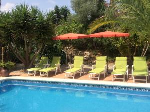 Bazén v ubytování Villa Rosa Sitges nebo v jeho okolí
