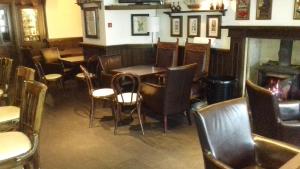 Restoran atau tempat makan lain di The Midway Bar & Guesthouse