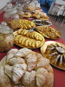 Gallery image of Hotel Des Bains in Cattolica +35 photos