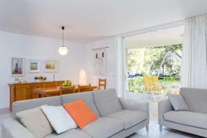 A seating area at Mollet