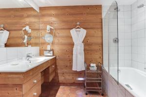 Koupelna v ubytování La Verniaz et ses Chalets + 37 fotografií