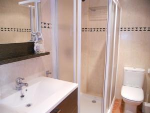 Koupelna v ubytování Casa Rosalia + 26 fotografií