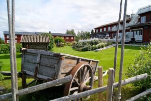 Garður fyrir utan Hotell Villa Långbers