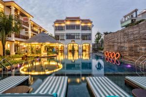 Bazén v ubytování Hoi An Emotion Boutique Villa nebo v jeho okolí