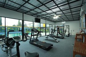 Fitness centrum a/nebo fitness zařízení v ubytování The Park 304 Executive Serviced Apartment