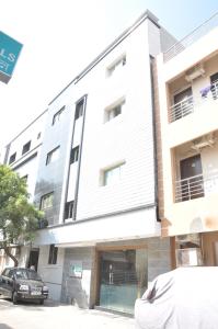 Το κτήριο όπου στεγάζεται  το διαμέρισμα