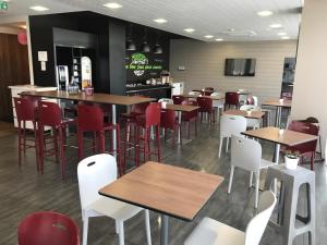 Restaurace v ubytování Campanile Belfort Montbéliard - Gare La Jonxion.