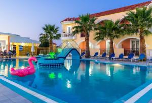 Bassein majutusasutuses Hera Zakynthos Hotel või selle lähedal