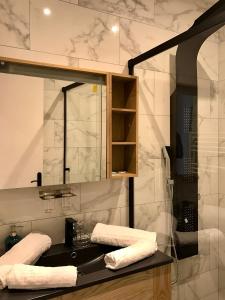 Ein Badezimmer in der Unterkunft Appartement InterContinental Vieux-Port - New, Nice & Comfy
