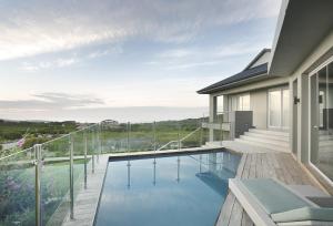 Bassein majutusasutuses Drifters @ Whale Rock Ridge või selle lähedal