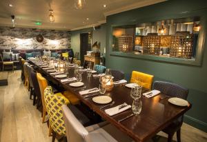 Restaurace v ubytování Stylish Apartment