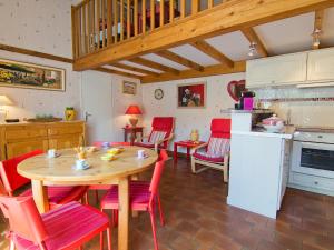 Η κουζίνα ή μικρή κουζίνα στο Holiday Home Le Clos du Rigaud-1 by Interhome +18 φωτογραφίες
