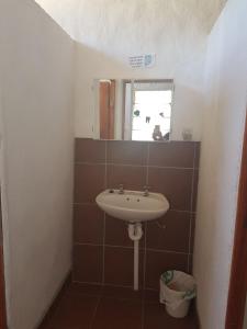 Baðherbergi á Trackers Inn