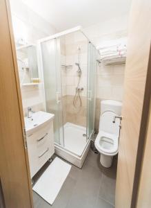 Vannituba majutusasutuses Guesthouse Haler