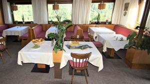 Reštaurácia alebo iné gastronomické zariadenie v ubytovaní Pension Thalerhof