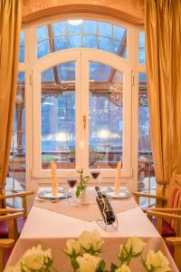 Ein Restaurant oder anderes Speiselokal in der Unterkunft Hotel Altes Zollhaus 