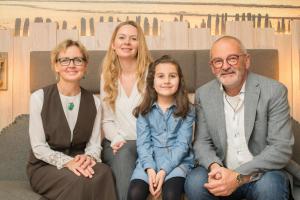 Eine Familie, die in der Unterkunft Hotel Altes Zollhaus übernachtet