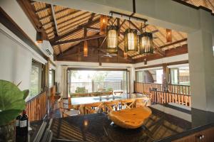 Ruang duduk di Kudat Riviera Exclusive Beach Villas
