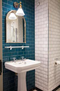 Hotel Cromwell Stevenage的一间浴室