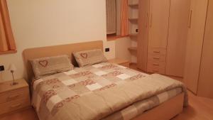 プレダッツォにあるCasa Bedovinaのベッドルーム1室(枕2つ付)