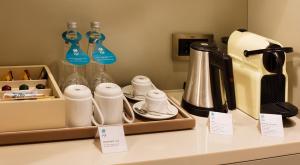 Comodidades para preparar café e chá em Fer Hotel