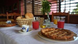 Makanan di atau berdekatan hotel