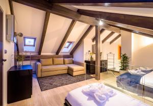 Ένα ή περισσότερα κρεβάτια σε δωμάτιο στο President APT by Prague Castle, VIEWS