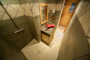 Koupelna v ubytování Chalet Barmaz + 32 fotografií
