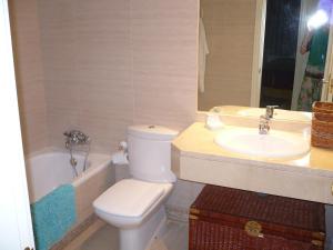 Kúpeľňa v ubytovaní Apartamento céntrico Puerto Banús + 2 fotografie