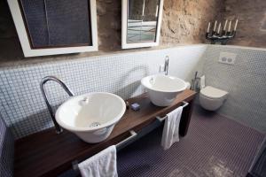 Ein Badezimmer in der Unterkunft Hotel Restaurante Masía la Torre