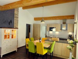 Kuchyň nebo kuchyňský kout v ubytování Appartement Tirol